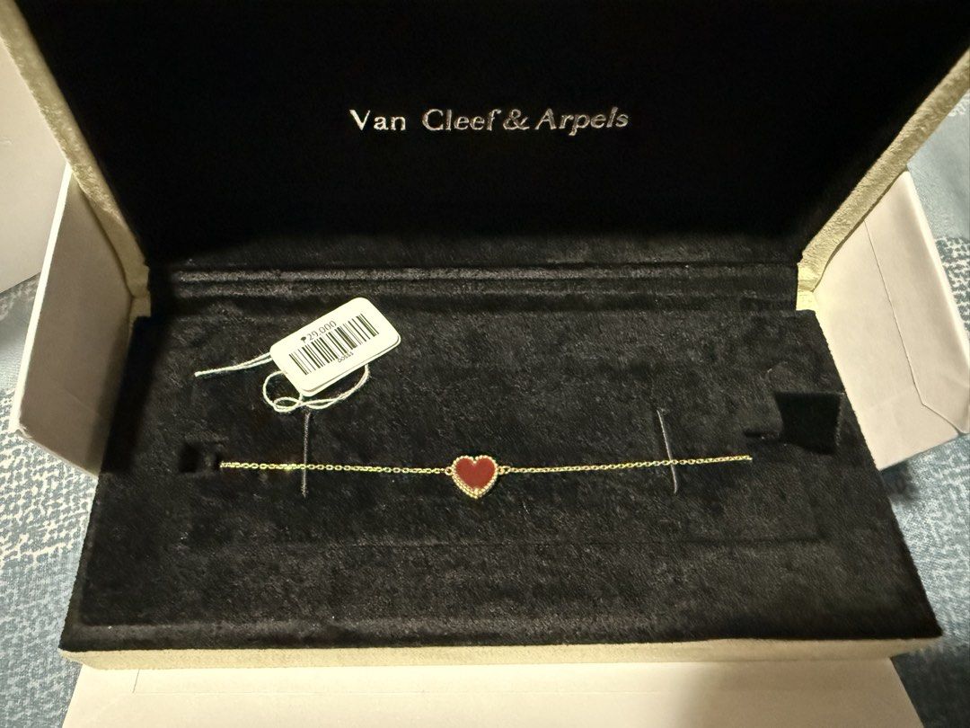 Van Cleef & Arpels Sweet Alhambra Bracelet (Category: Bracelets) located in Cavite. Submitted by tripleKgels (Listing ID 1431842553, Image 1). Description: VCA Inspired HK Setting 18K Rosegold with carnelean motif with box.