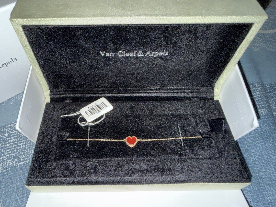 Van Cleef & Arpels Sweet Alhambra Bracelet (Category: Bracelets) located in Cavite. Submitted by tripleKgels (Listing ID 1431842553, Image 2). Description: VCA Inspired HK Setting 18K Rosegold with carnelean motif with box.