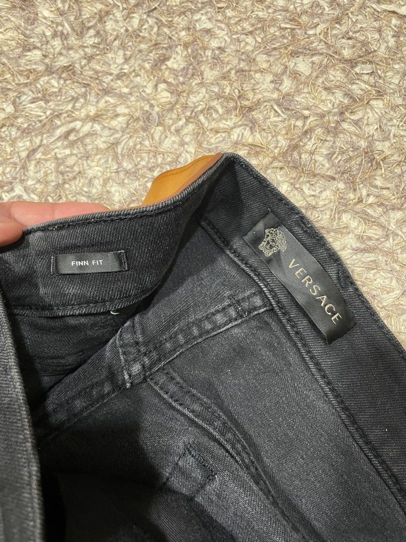versace black stretch denim pants (Category: Jeans) located in Las Pinas. Submitted by moncaz2461827 (Listing ID 1431920057, Image 3). Description: versace black skinny finn fit stretch jeans authentic / legit waist 33-34 length 39 hem 6.5 excellent condition color rate 9.6/10 issue: see last pic 📩.