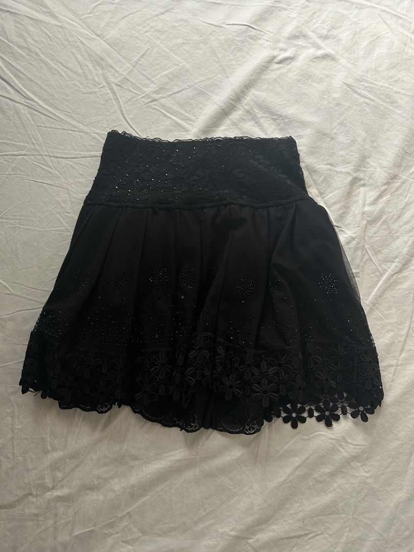 Vintage black lace sequin skirt (Category: Skirts) located in Manila. Submitted by lorasworld (Listing ID 1431879711, Image 1). Description: .