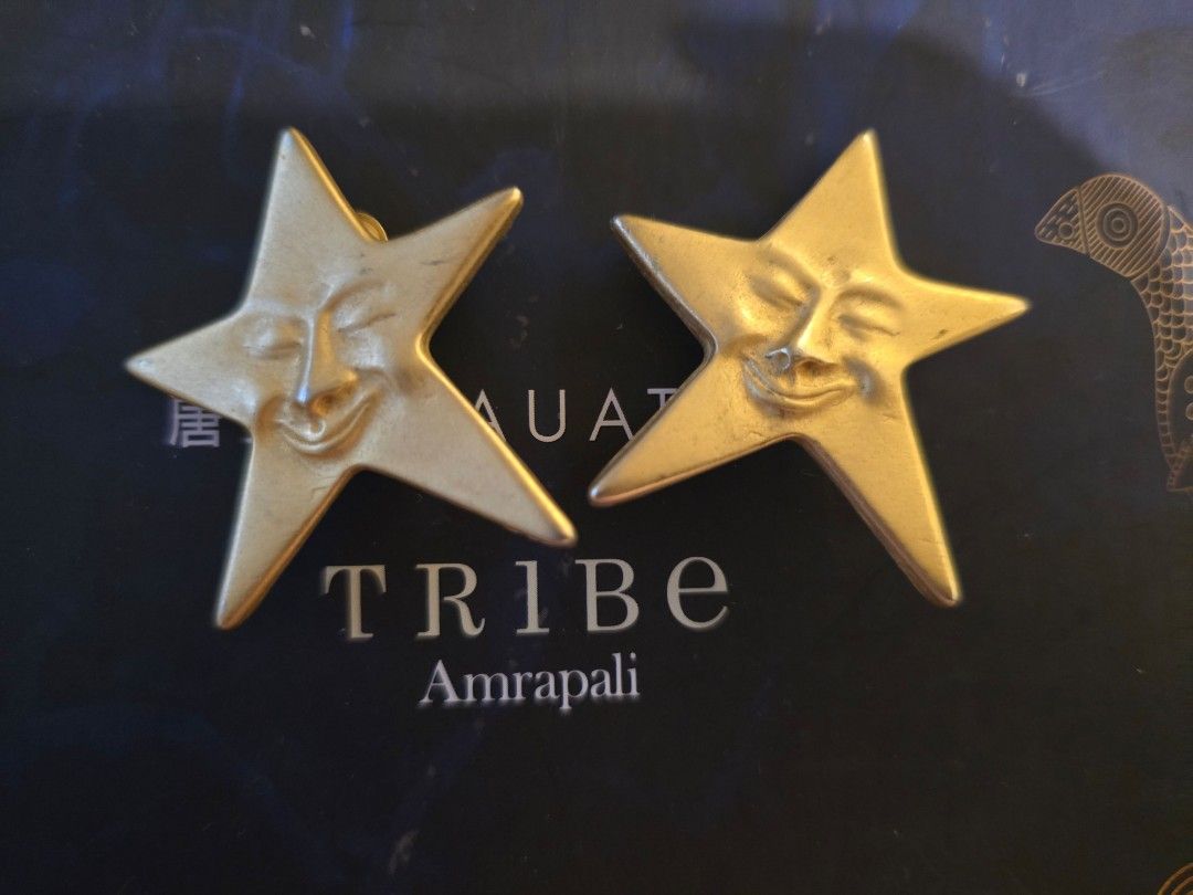 VINTAGE Y2K STAR EARRINGS (Category: Earrings) located in Quezon City. Submitted by knims (Listing ID 1431893304, Image 2). Description: true vintage star earrings .