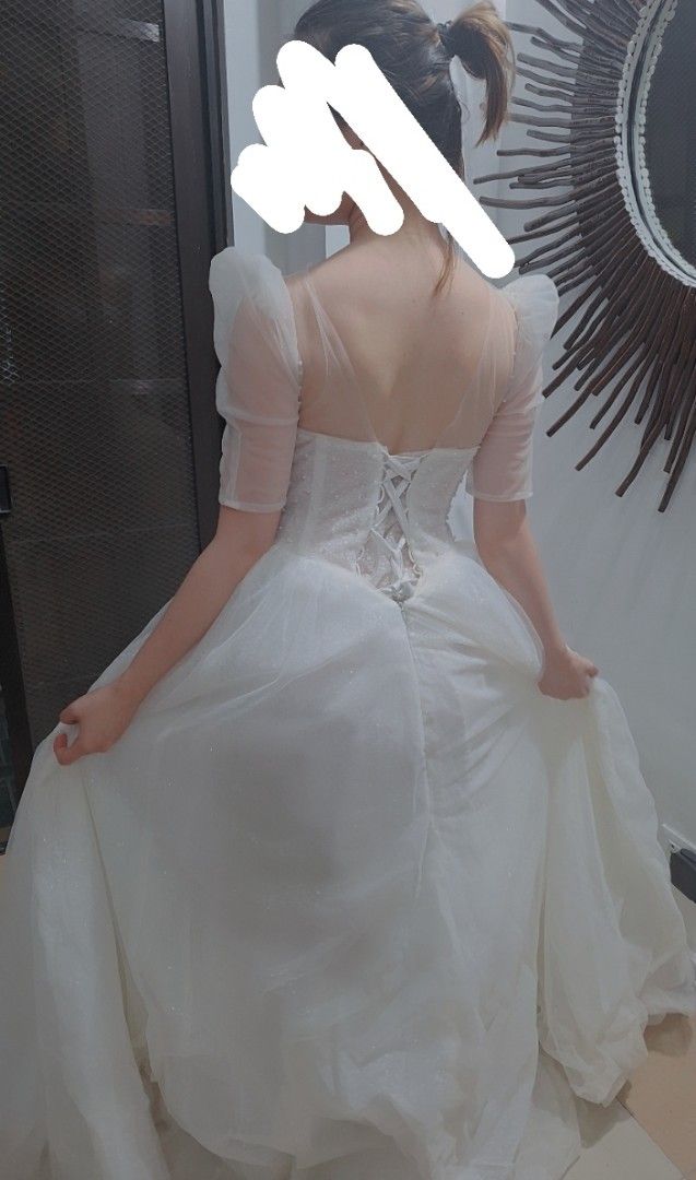 Wedding Gown (Category: Evening dresses & gowns) located in Santa Rosa. Submitted by Jeneceng (Listing ID 1431815730, Image 2). Description: Hello Future Brides!! Im selling my 1st wedding gown for only 4,000 pesos. For pickup only (Binan Laguna) Pm for more details 😊.