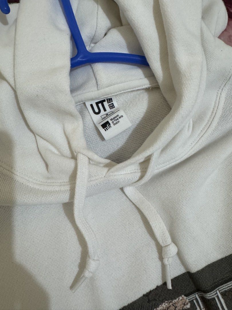 White Uniqlo Hoodie (Category: Coats, Jackets and Outerwear) located in Quezon City. Submitted by silverls7 (Listing ID 1431815242, Image 2). Description: White Uniqlo Hoodie!! Rfs: dont use anymore.