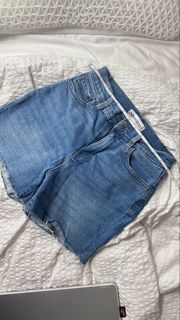 (Category: ) located in . Submitted by ouiwee (Listing ID 1431953865, Image 1). Description: .
