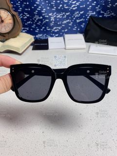 (Category: ) located in . Submitted by fashion.luxe (Listing ID 1432186035, Image 1). Description: .