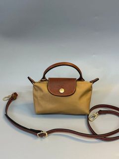 (Category: ) located in . Submitted by fashion.luxe (Listing ID 1432189060, Image 1). Description: .
