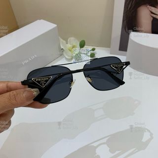 (Category: ) located in . Submitted by fashion.luxe (Listing ID 1432185443, Image 1). Description: .