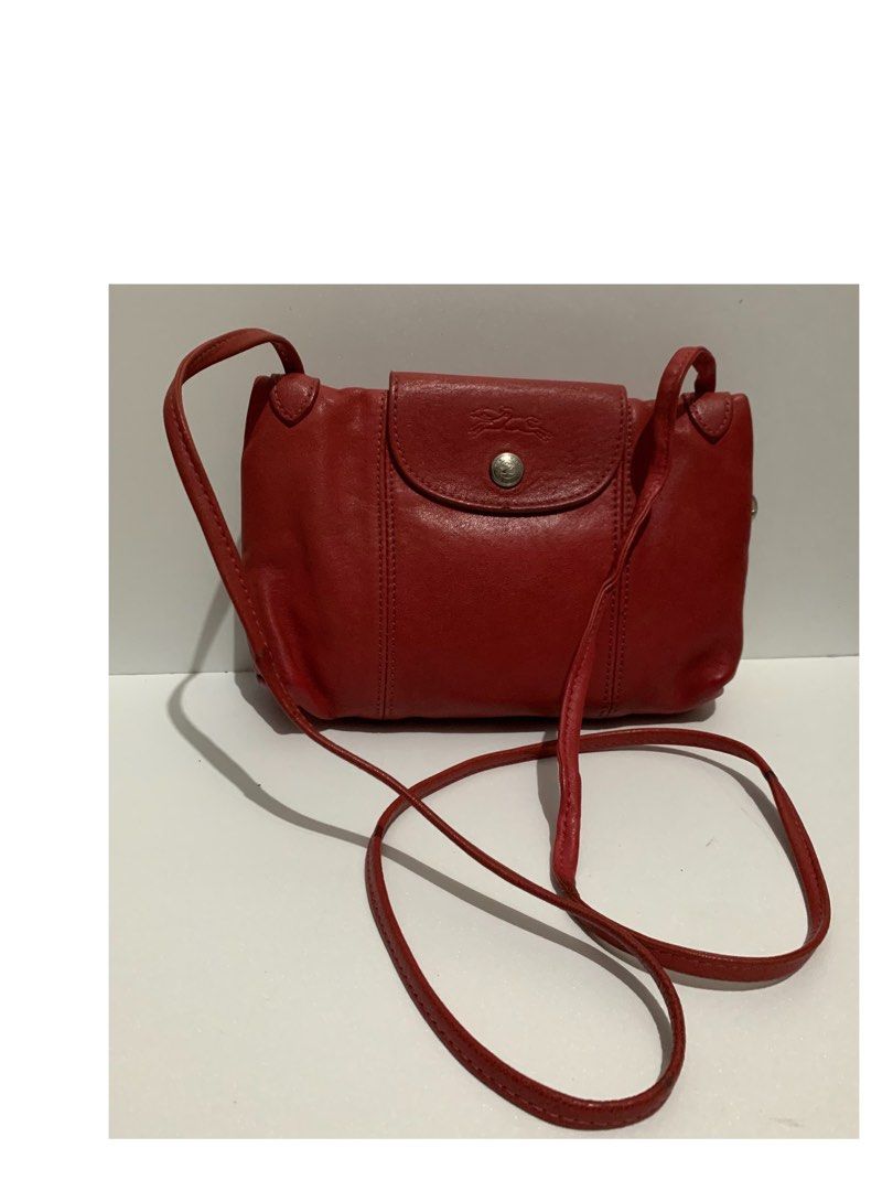 Authentic Longchamp Mini Le Pliage Cuir Crossbody Bag, Tas LC, Tas mini (Kategori: Tas & Dompet Wanita) berada di Jakarta Selatan. Dikirim oleh beautysto59383 (ID iklan 1432014241, Gambar 1). Deskripsi: Authentic Longchamp Mini Le Pliage Cuir Crossbody Bag Size 23 x 16 x 7 cm Made in France Serial Number : 1061737FS018.