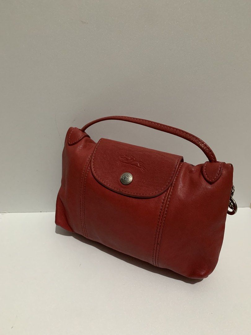 Authentic Longchamp Mini Le Pliage Cuir Crossbody Bag, Tas LC, Tas mini (Kategori: Tas & Dompet Wanita) berada di Jakarta Selatan. Dikirim oleh beautysto59383 (ID iklan 1432014241, Gambar 3). Deskripsi: Authentic Longchamp Mini Le Pliage Cuir Crossbody Bag Size 23 x 16 x 7 cm Made in France Serial Number : 1061737FS018.