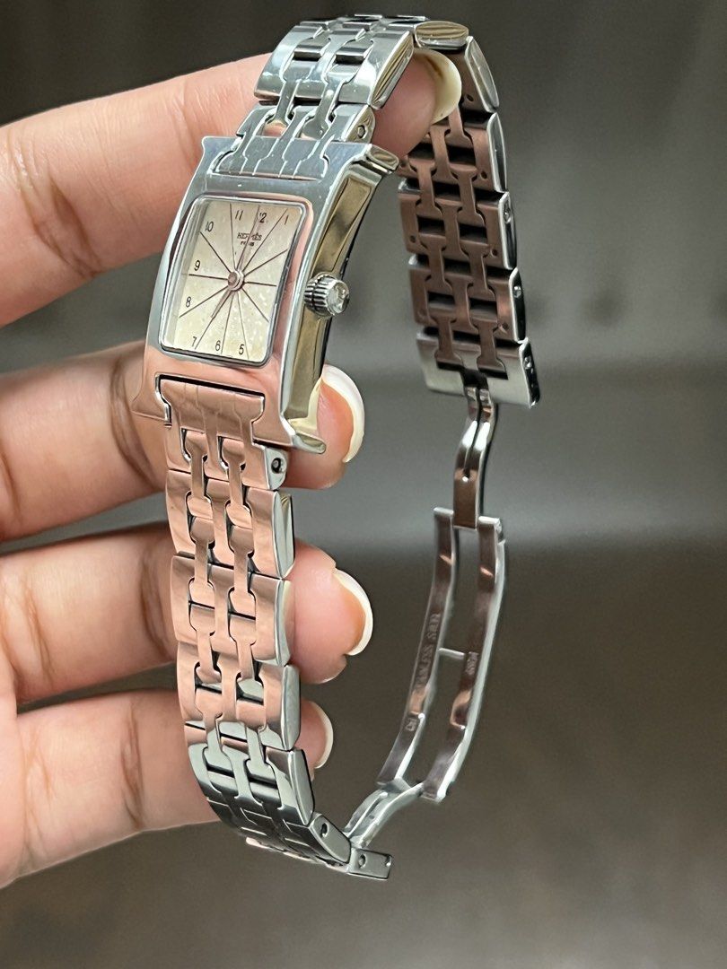 Authentic preloved Hermes H watch 30mm (Category: Luxury Watches) located in San Pablo. Submitted by misskittyph (Listing ID 1432030266, Image 3). Description: PH.E. R M E S H.eure H PM 30mm watch ▪️49k . quartz movement Stainless steel dial 8/10 bracelet 9.5/10 15cm wrist size Layaway options available 💯Guaranteed authentic or your money back .