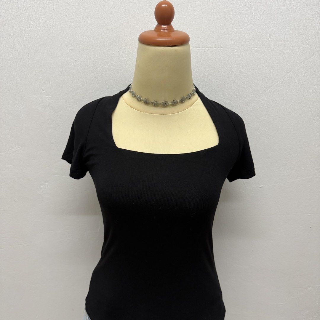 Basic Black Top (Category: Blouses) located in Johor Bahru. Submitted by yahshsilvester (Listing ID 1432142703, Image 1). Description: All the items are in good condition. Feel free to chat for any enquires. Happy shopping! ❤️.