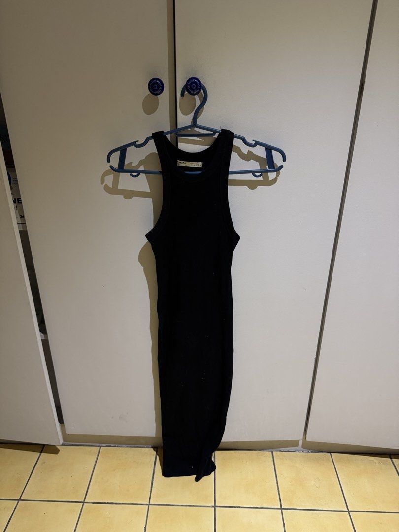 Black Ribbed Body Hugging Dress (Category: Dresses) located in Quezon City. Submitted by spworld3000 (Listing ID 1432136648, Image 1). Description: .