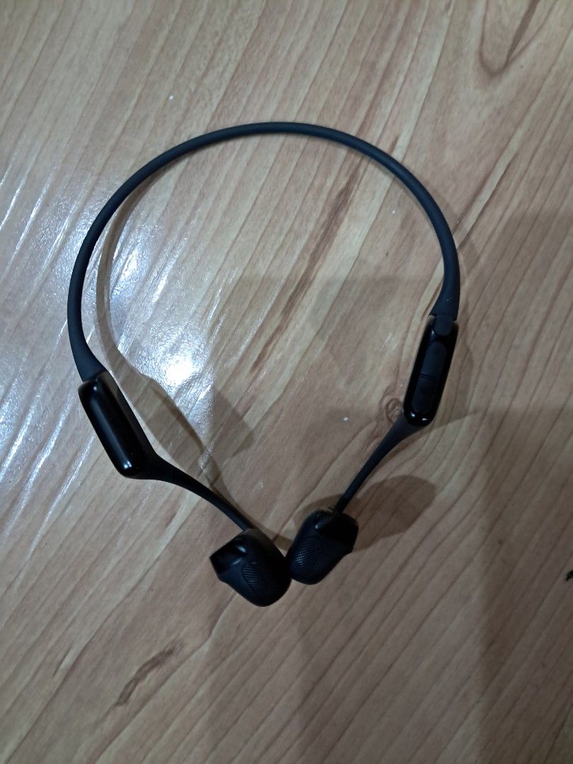 Black Wireless Headphones