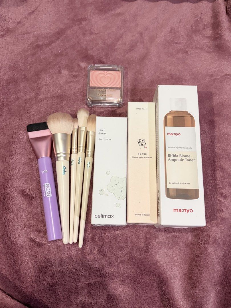 Brushes, Skincare and Makeup BUNDLE (LP POSTED) (Category: Face Care) located in Quezon City. Submitted by pinkplup (Listing ID 1432189584, Image 1). Description: Brushes are preloved no issue needs cleaning yung buffer and setting brush Canmake is swatched only pero hindi halata. Brush unused Skincare are all brandnew. Celimax still sealed. SKINCARE SET - ₱1300 MAKEUP AND BRUSH SET - ₱850 Tags: Manyo, Celimax, Beauty of Joseon, Canmake, Dala, Fr