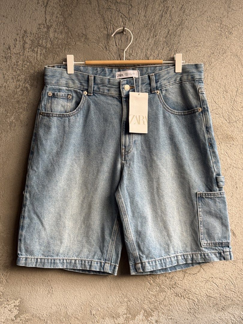Carhartt carpenter denim jorts (Category: Shorts) located in Mandaluyong City. Submitted by JC0930 (Listing ID 1432165842, Image 3). Description: Brand new Carhartt & Zara carpenter jorts Carhartt ₱650 each Zara ₱500 each Pick-up or shipping ✅.