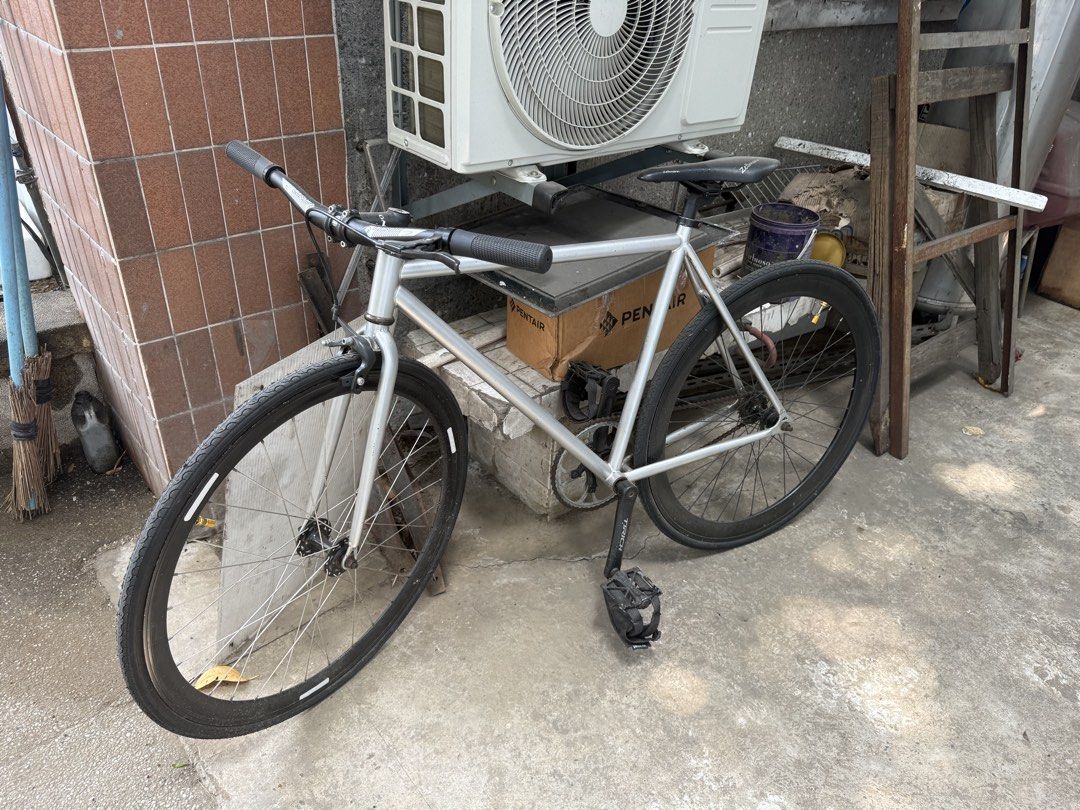 Celt Fixie (Category: Bicycles) located in Quezon City. Submitted by jjjfs (Listing ID 1432046352, Image 1). Description: RFS: wrong size Would’ve kept it for myself pero masyado malaki para sa height ko Got this at 7,500. Price is still negotiable, just PM.
