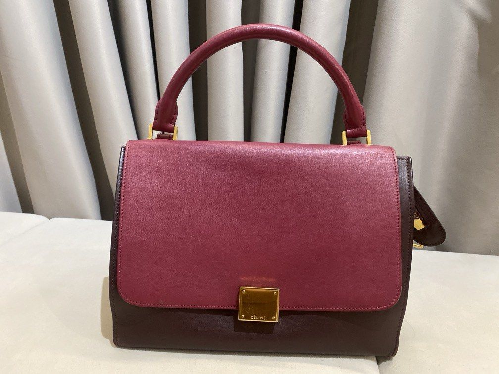 Céline Trapeze bag (Category: Luxury Bags & Wallets) located in Manila. Submitted by findsbyiya (Listing ID 1432128186, Image 1). Description: - ₱14000 + SF - price is negotiable - good condition! - authentic RFS: decluttering stuff MOP: Gcash/cash MOD: Lalamove (can do meetups) no returns/refunds!.