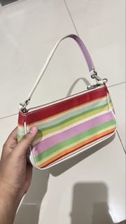 (Kategori: ) berada di . Dikirim oleh keisya. (ID iklan 1432110826, Gambar 1). Deskripsi: .