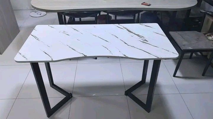 Computer Table/Desk (Category: Tables & Sets) located in Makati City. Submitted by oideme (Listing ID 1432112380, Image 2). Description: 120x60cm -1800 120x80cm - 2100.