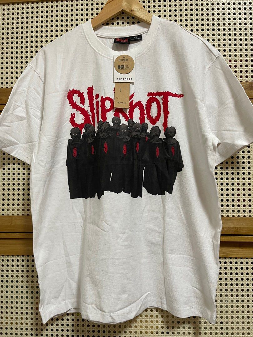 Cotton On Slipknot Band Tee (Category: Tshirts & Polo Shirts ) located in Arayat. Submitted by prettyquen (Listing ID 1432058794, Image 1). Description: - Slipknot graphic t-shirt - Brand: Cotton On - Size: S/P - Made in Bangladesh - Crew neck and short sleeves - Red design on the back 21 width.