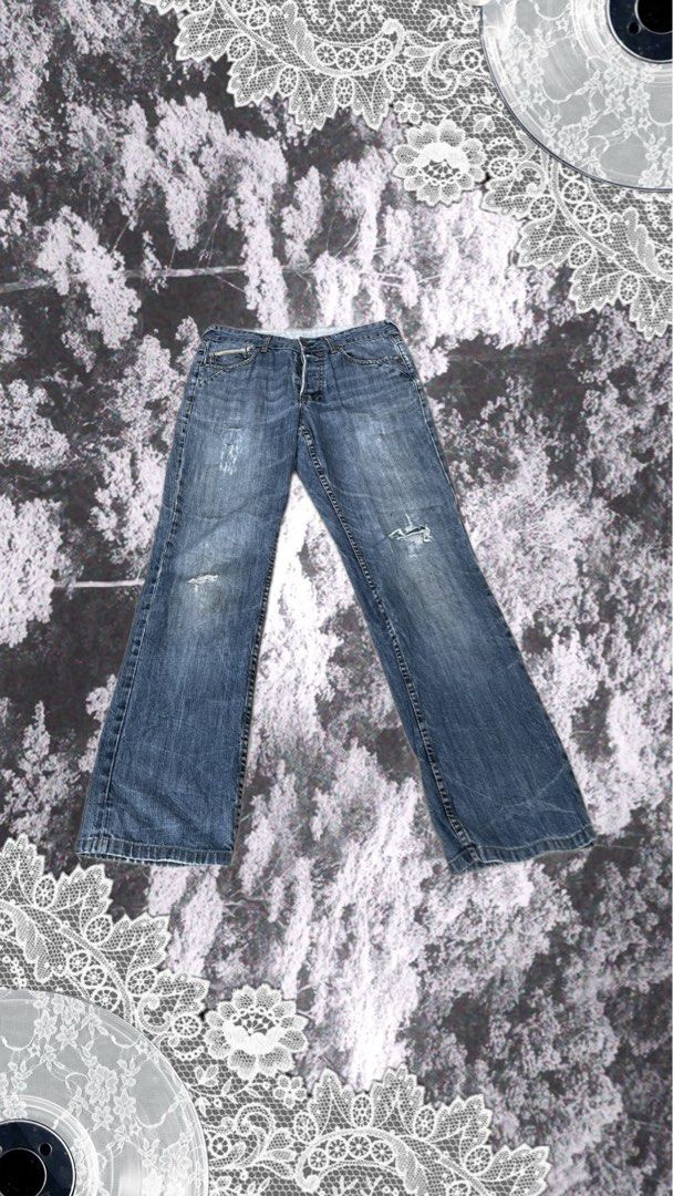 Devred Bootcut Denim (Category: Jeans) located in Kuala Lumpur. Submitted by afure4ever (Listing ID 1432014576, Image 1). Description: W: 32 L: 39.5 Openleg: 9.5 Price Negotiable Available to meetup!.