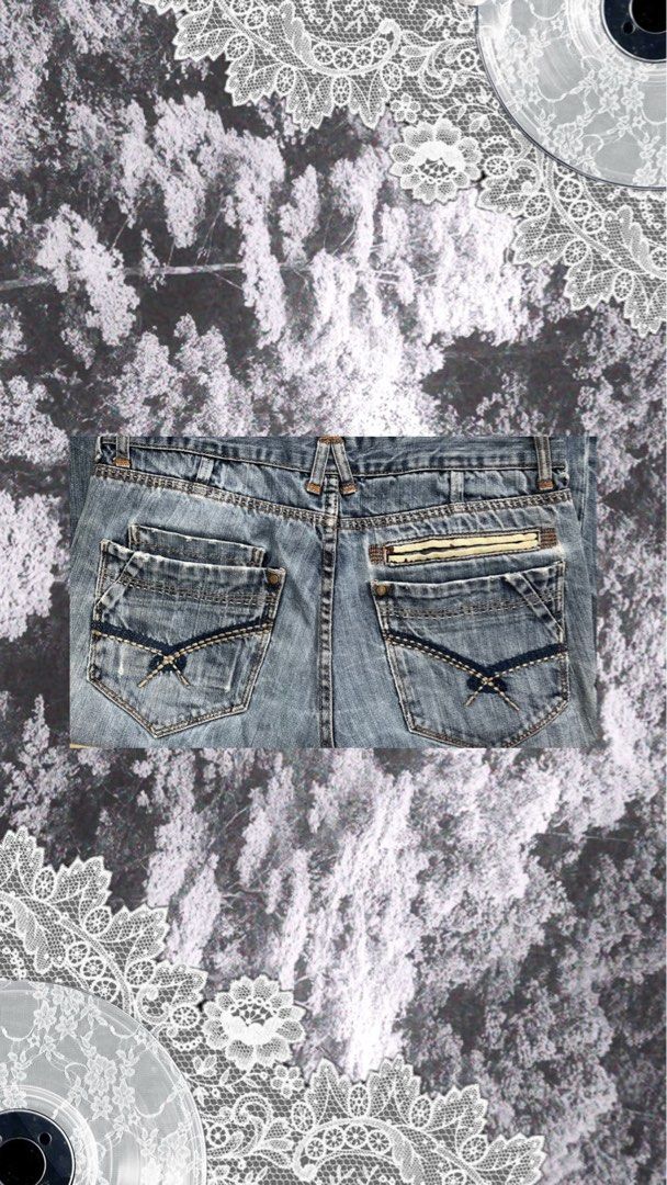 Devred Bootcut Denim (Category: Jeans) located in Kuala Lumpur. Submitted by afure4ever (Listing ID 1432014576, Image 3). Description: W: 32 L: 39.5 Openleg: 9.5 Price Negotiable Available to meetup!.