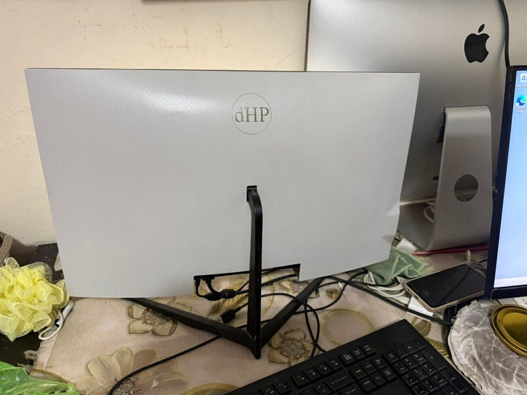 Dhp 24 inches All in One PC (Category: Monitor Screens) located in Manila. Submitted by happyearth.953a15 (Listing ID 1432192791, Image 2). Description: Dhp 24 inches All in One PC I5 7th gen Intel UHD Graphics 630 16gb ram 256gb ssd Windows 11 pro OS Ms office installed Free mouse and keyboard 💸💸 9,500 Location: San Andres bukid manila Pick up or deliver cod.