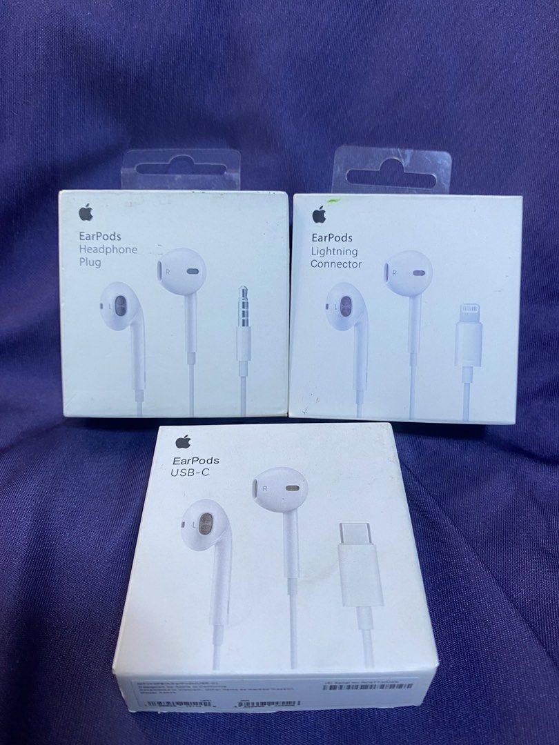 Earpods type c| lightning | jack type earphone (Category: Headphones & Headsets) located in Manila. Submitted by dimple162 (Listing ID 1432028356, Image 1). Description: .