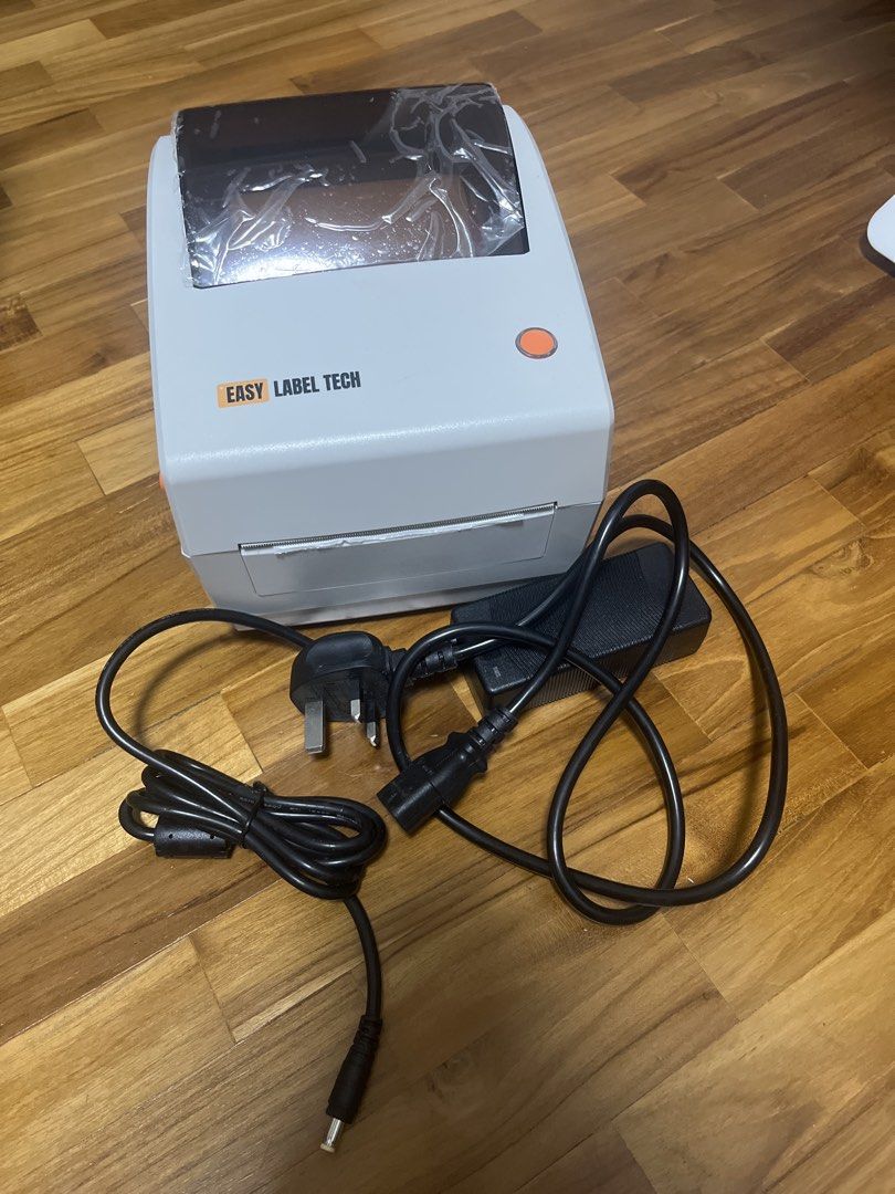 Easy Label Printer (Category: Office & Business Technology) located in Singapore. Submitted by ysfhere (Listing ID 1432030355, Image 1). Description: In good condition Only for self pick up .