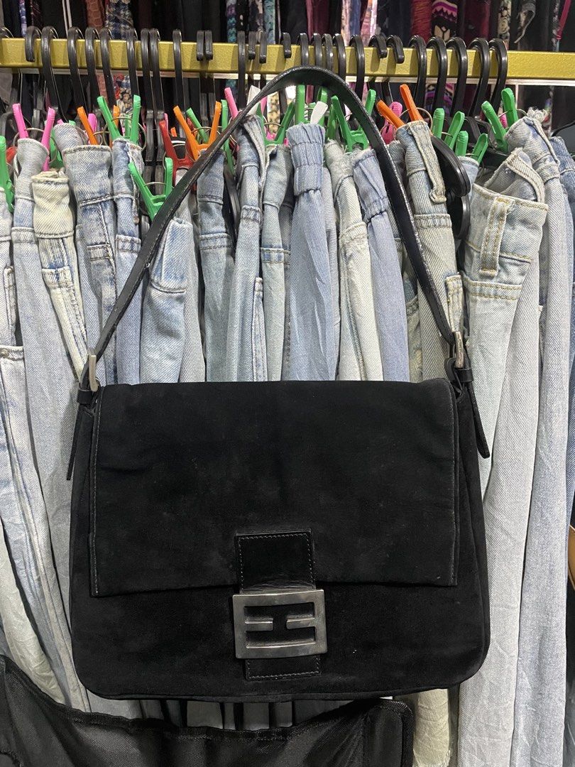 Fendi Black Suede Shoulder Bag (Category: Luxury Bags & Wallets) located in Santiago. Submitted by UkayLuxxSelector (Listing ID 1432152954, Image 1). Description: - Black suede shoulder bag - Rectangular shape - Silver-tone metal buckle with Fendi logo - Leather strap - Zipper closure - Black interior lining - ARS logo on zipper pull note po wala pong nklgy na fendi check details Jpan surplus source Ykk zip .