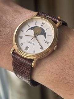 (Category: ) located in . Submitted by luu-vintagewatch (Listing ID 1432018479, Image 1). Description: .