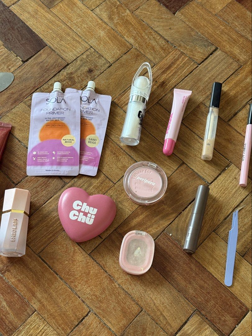 [Free SF] Full Face Makeup Bundle Set (Category: Makeup) located in Quezon City. Submitted by atelier.se (Listing ID 1432093218, Image 1). Description: For Sale - fwee pot blush in MY - sola foundation primer skin tint in Sand Beige - sola foundation primer skin tint in Natural Beige - missha BB Cream in 27 Honey - sheglam liquid blush in Birthday Suit - chuchu beauty blush duo in Miss Dolly - pinkflash champagne highlighter - chuchu beauty brow 