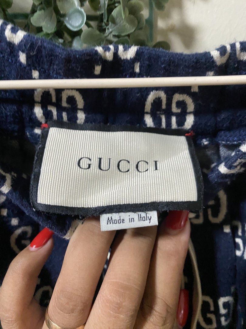 Gucci pleated monogram short (Category: Luxury Apparel) located in Manila. Submitted by avathriftedcloset (Listing ID 1431923299, Image 2). Description: Authentic gucci Small- large .