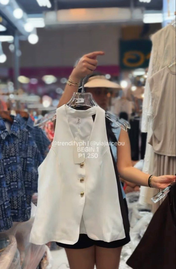 Halter vest (Category: Others Tops) located in Caloocan City. Submitted by Gucci00021 (Listing ID 1432110230, Image 1). Description: bnew elegant vest from Thailand super nice neto, but unfortunately medyo maluwag sya sakin, 32 bust lng ksi ako and this is best fit for 34🥲 price at the photo, selling it for 1k nlng. super mura na po.