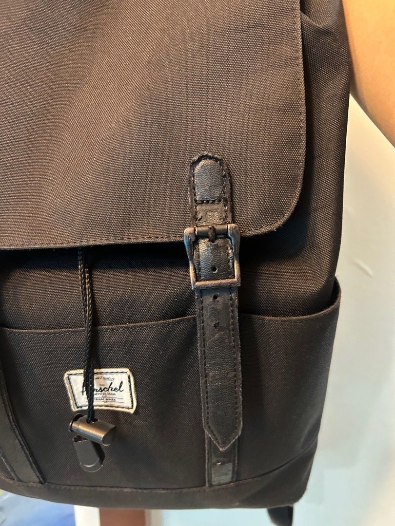 Herschel Retreat Backpack 17L Black (Category: Backpacks) located in Quezon City. Submitted by adcasr (Listing ID 1432123352, Image 3). Description: Well used Herschel Retreat Backpack 17L Leather straps stripping off but still functional Ink stains inside the bag Decent bag that still can be used No issues on functionality message mo for questions.