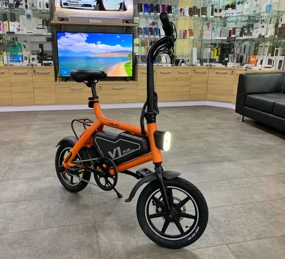 HIMO V1 Plus Folding Electric Bike (Category: Bicycles) located in Caloocan City. Submitted by truehawk.889b68 (Listing ID 1432029117, Image 1). Description: - HIMO V1 Plus folding electric bike - Front and rear disc brakes - Front and rear lights - Digital display - Includes rear rack and fenders - CST e-bike tires - Black seat and handlebars - Battery pack included.
