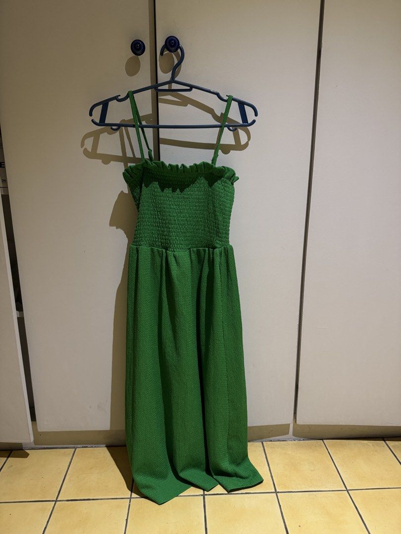 H&M Green Strappy Dress (Category: Dresses) located in Quezon City. Submitted by spworld3000 (Listing ID 1432136036, Image 1). Description: .