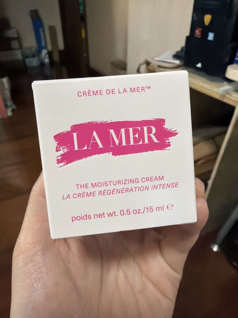 La Mer The Moisturizing Cream 0.5 oz (Category: Face Care) located in Quezon City. Submitted by angeline_jt (Listing ID 1432076374, Image 1). Description: - La Mer The Moisturizing Cream - Size: 0.5 oz / 15 ml - Designed for intense regeneration - New, in original box - Features La Mer logo and product information - Moisturizing cream.