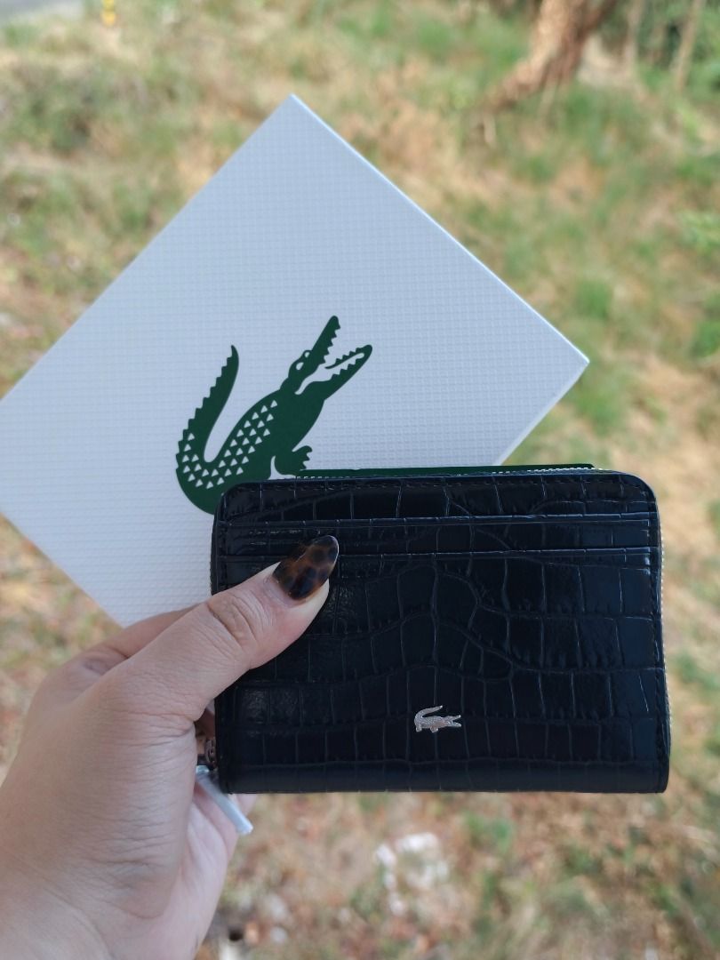 Lacoste Chantaco Embossed Leather Billfold Wallet (Category: Luxury Bags & Wallets) located in Rizal. Submitted by pinklemonade_ (Listing ID 1429881865, Image 1). Description: 100% original Money back guarantee if proven fake Most of the products I'm selling I bought from US. If interested please place an order on our websites https://greatdealsgoodies20.page365.net .