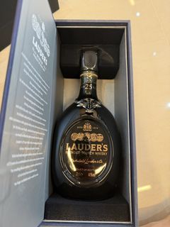 Lauder's 25 Year Old, Sherry & Bourbon Cask, 42% whisky bottle