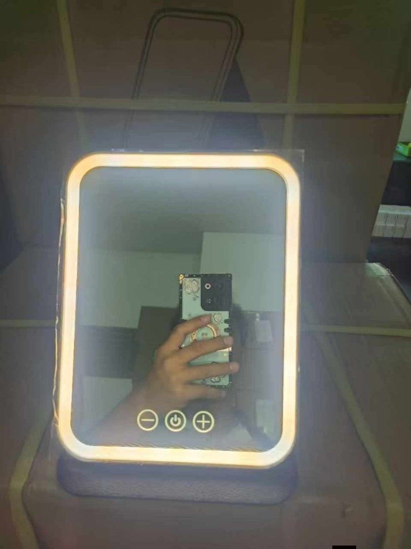 Led make up mirror (Category: Mirrors) located in Manila. Submitted by yzcartph (Listing ID 1432016050, Image 1). Description: .