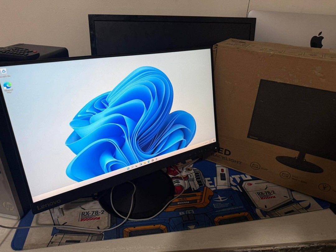 Lenovo 22 inches frameless (Category: Monitor Screens) located in Manila. Submitted by happyearth.953a15 (Listing ID 1432185733, Image 1). Description: Lenovo 22 inches frameless HDMI and VGA ports 1920 x 1080 resolution 75HZ With original box and power Free HDMI 💸💸 3,000 Location: San Andres bukid manila Pick up or deliver.