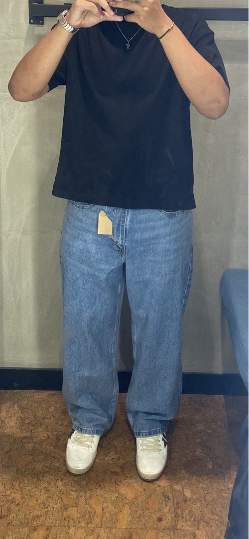 Levi's Baggy Jeans (Category: Jeans) located in Caloocan City. Submitted by beanbean17 (Listing ID 1432082677, Image 1). Description: Levis 578 baggy Used only twice Srp was 3,500 32W 32L 9.5-10 LO .