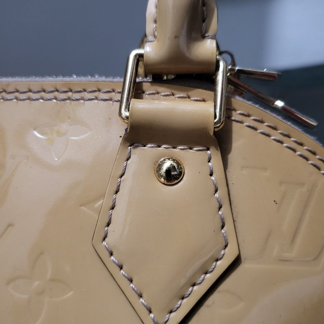 Louis Vuitton Alma BB Vernis Handbag (Category: Luxury Bags & Wallets) located in Iloilo. Submitted by ilonggawithheartfeltbeauty (Listing ID 1432018839, Image 3). Description: NGA Condition : no strap included. bag and clochette only. what you see is what you get. No return and exchange policy thank you. if doubt, please dont buy. 🤎.