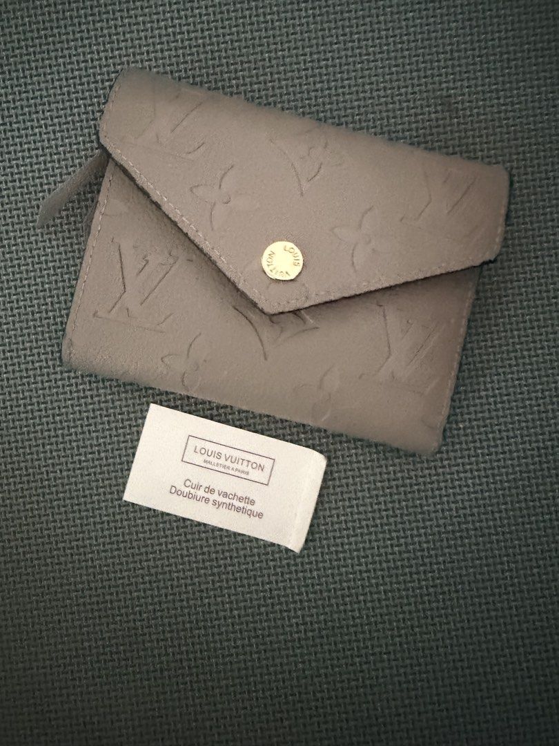 LV Empriente Trifold Wallet (Category: Wallets & Card holders) located in Manila. Submitted by mal.eficent (Listing ID 1432052248, Image 1). Description: L0uis Vuitt0n Empriente Wallet Trifold Color: Taupe Condition: New unused Note: This is reeplicaa Meetups in BGC. PIOG No haggling na please..This is soo pretty.