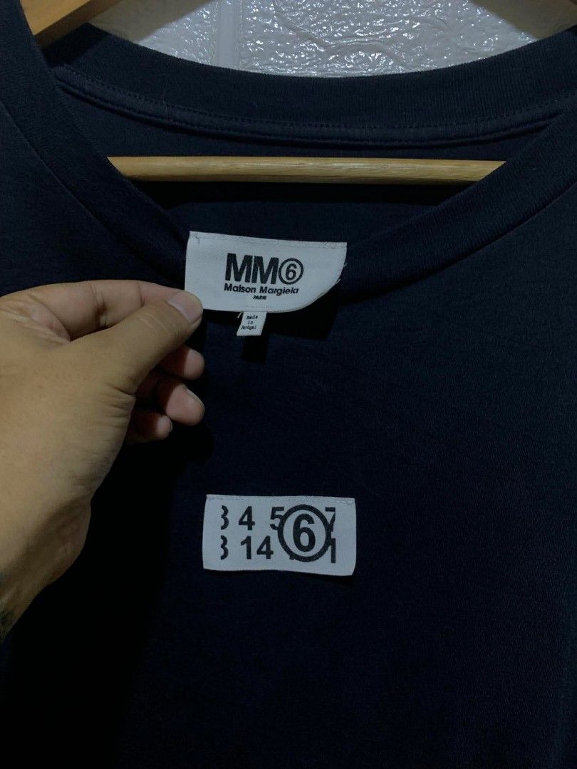 Maison margiela (Category: Activewear) located in Santo Tomas. Submitted by jadelyoidd53654 (Listing ID 1432091606, Image 2). Description: maison margiela size large color rate 9.5/10 excellent condition no issue.