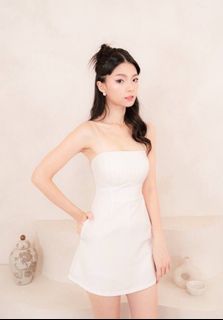 (Category: ) located in . Submitted by clearmywardrobeplssssss (Listing ID 1432167026, Image 1). Description: .