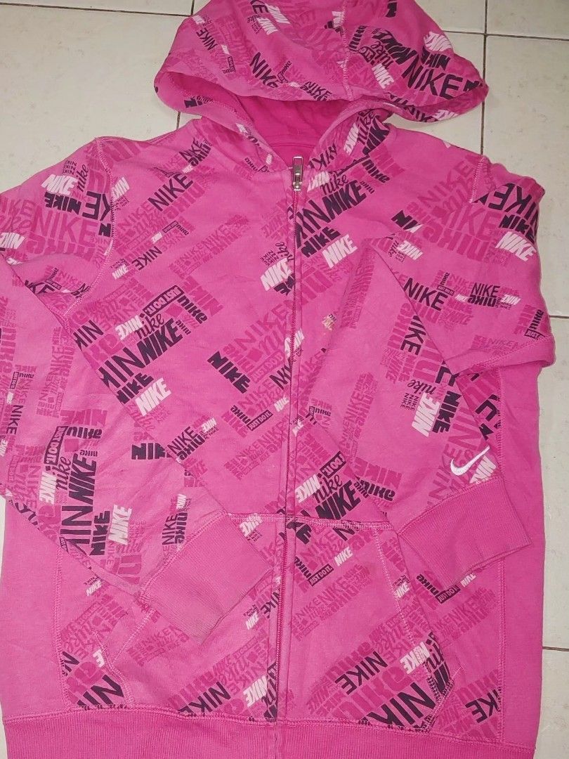 Nike All over Print Hoodie Jacket (Category: Coats, Jackets and Outerwear) located in Quezon City. Submitted by chph3rd (Listing ID 1432040092, Image 2). Description: fita large to xl.