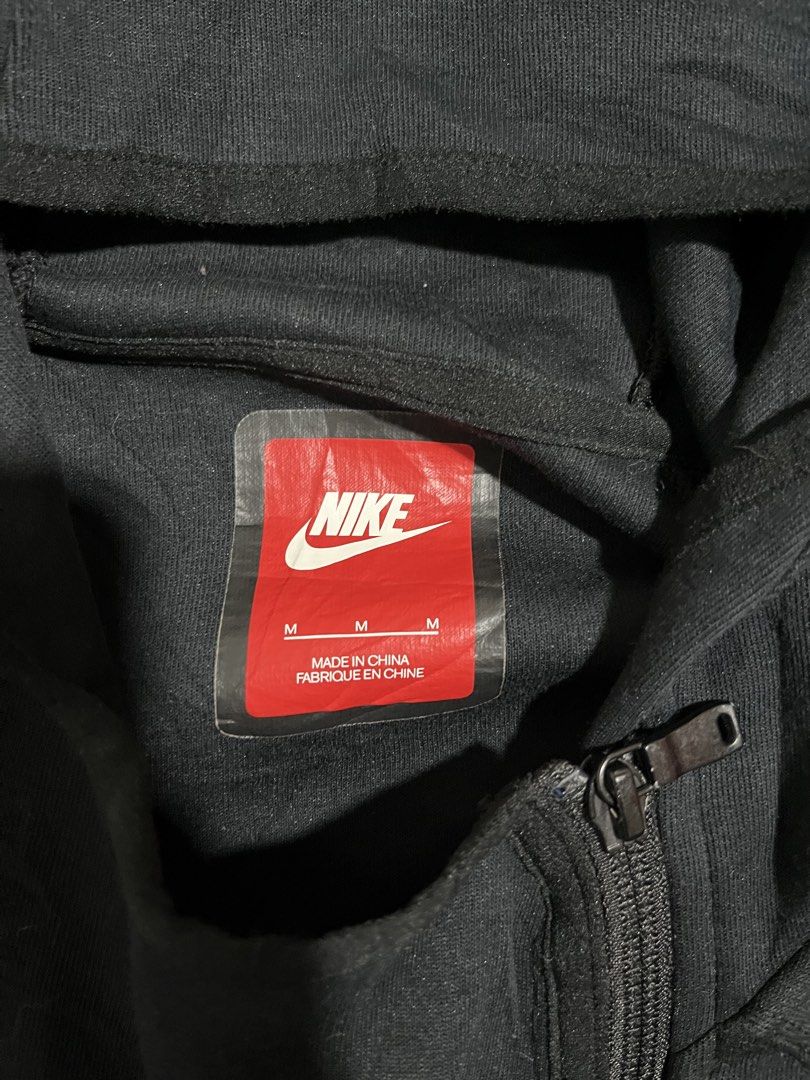 Nike techfleece (Category: Activewear) located in Rizal. Submitted by densthriftshop2.0 (Listing ID 1432060319, Image 2). Description: Nike techfleece Size medium No issue .