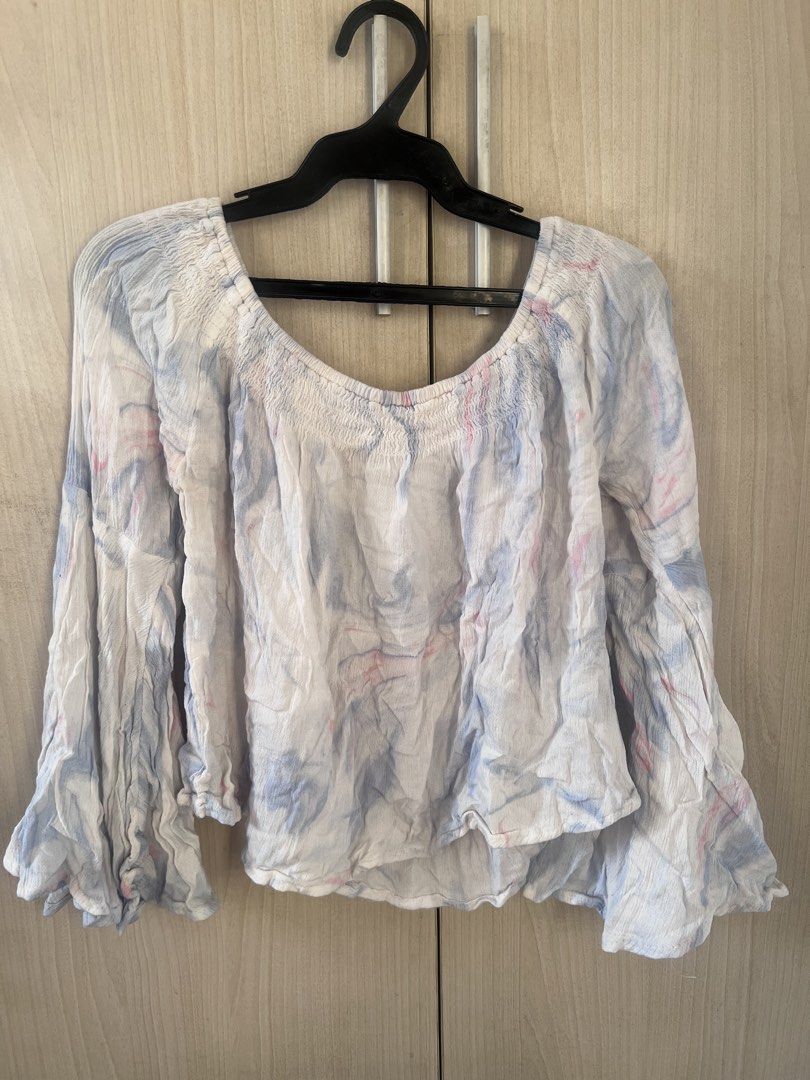 off shoulder summer Hollister stretchable | midsize (Category: Blouses) located in Manila. Submitted by budgetmusemnl (Listing ID 1432096691, Image 2). Description: THIS ARE ALL MY PERSONAL PRE LOVED CLOTHES 💝ORFS: DECLUTTERING, MOVING OUT OF THE COUNTRY OFFER NOW WITH DISCOUNT IF YOU GET ANOTHER ITEM Size preference: I am mid to plus size Measurement on flat laid in cm Bust:44 Length:38 Arms:16 Can fit: L- XL Stretch: mid stretch Shipping : J&T